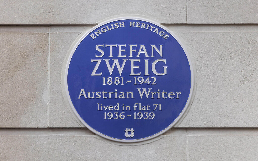 English Heritage unveil a Blue Plaque commemorating the Austrian writer Stefan Zweig, Marylebone London