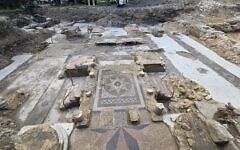 The *bimah* of the Great Synagogue of Vilna. Photo: Jon Seligman, Israel Antiquities Authority. The *bimah* of the Great Synagogue of Vilna. Photo: Jon Seligman, Israel Antiquities Authority.