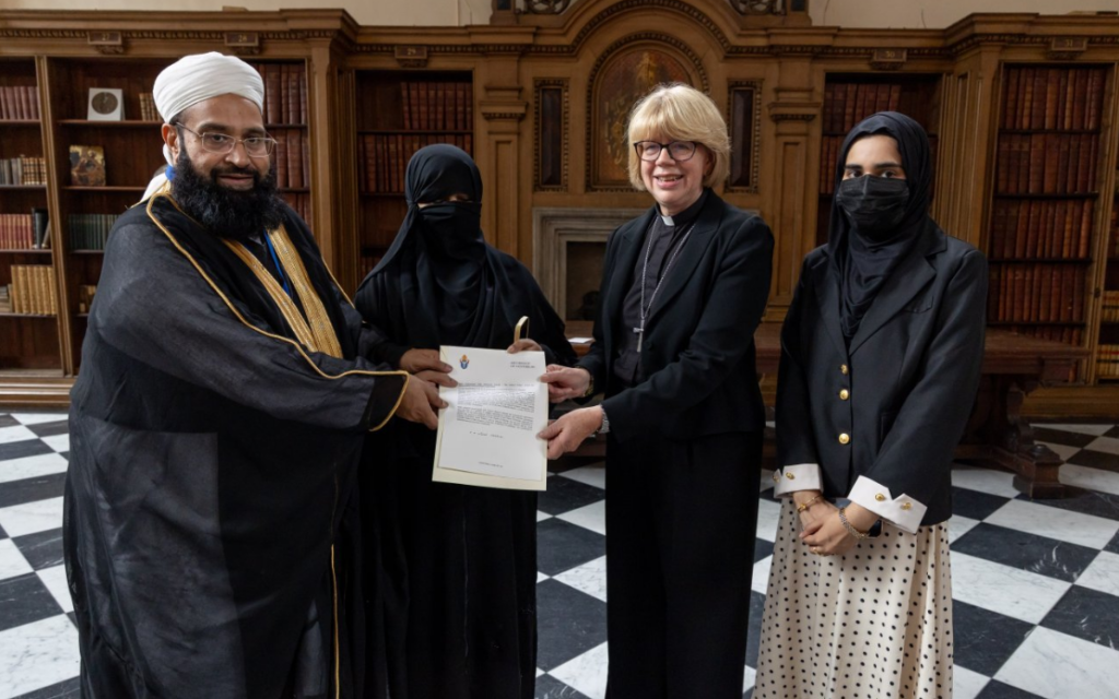 The Archbishop of Canterbury presenting Hafiz Ashrafi with the interfaith award on Friday September 11 2026 (Lambeth Palace)