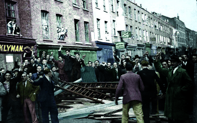 The Battle for Cable Street (credit rarehistoricalphotos.com)