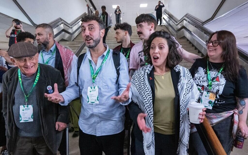 British Palestinian artist Lubna Speitan (second from right) who moved the Zionism is Racism motion at the Green Party Conference in Brighton, Sunday 4 October 2026. Pic: Church Times