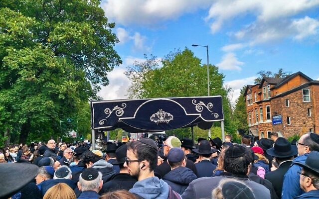 Heaton Park Synagogue community dedicate Unity Sefer Torah to Yom Kippur 2025 terror victims