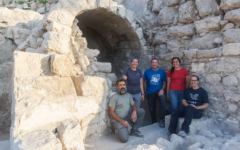 Professor Uzi Leibner and the excavation team at the ritual bath complex in the Ophel. Photo by Aubrey Mercado Professor Uzi Leibner and the excavation team at the ritual bath complex in the Ophel. Photo by Aubrey Mercado