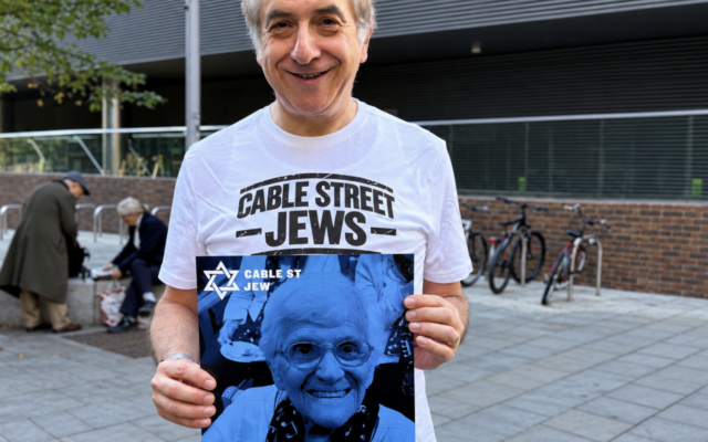 Jonathan Baz honours his mother, Cable Street veteran Hannah Guter, on the 90th anniversary of the Battle of Cable Street. Photo Credit: Jonathan Baz